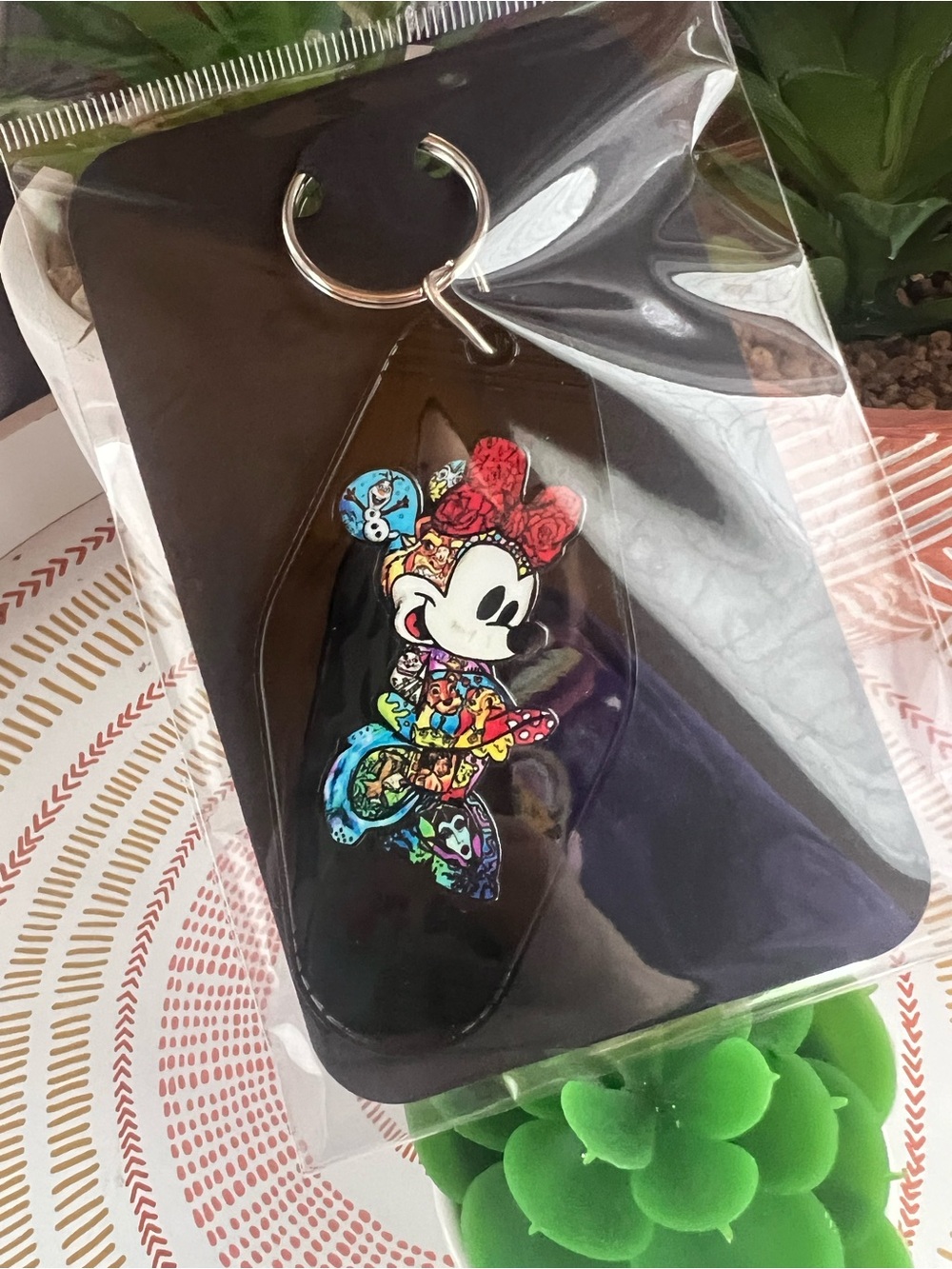Minnie Mouse Colorful Pop Art Keychain - Black Backing